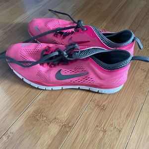 Nike sneakers pink good condition very comfortable